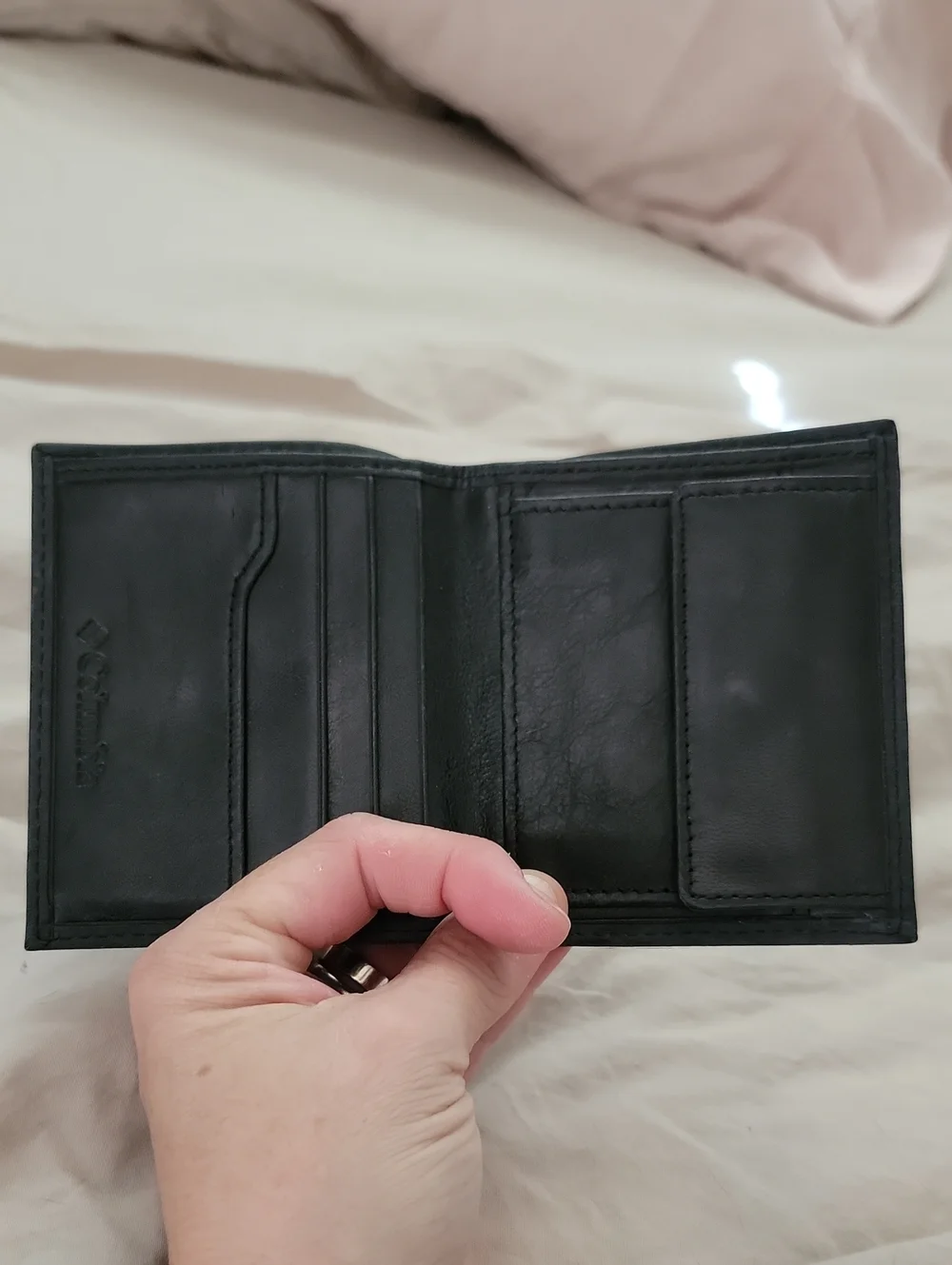 *Columbia Black Leather Card & Key Fold Wallet
